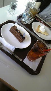 �P�[�L������